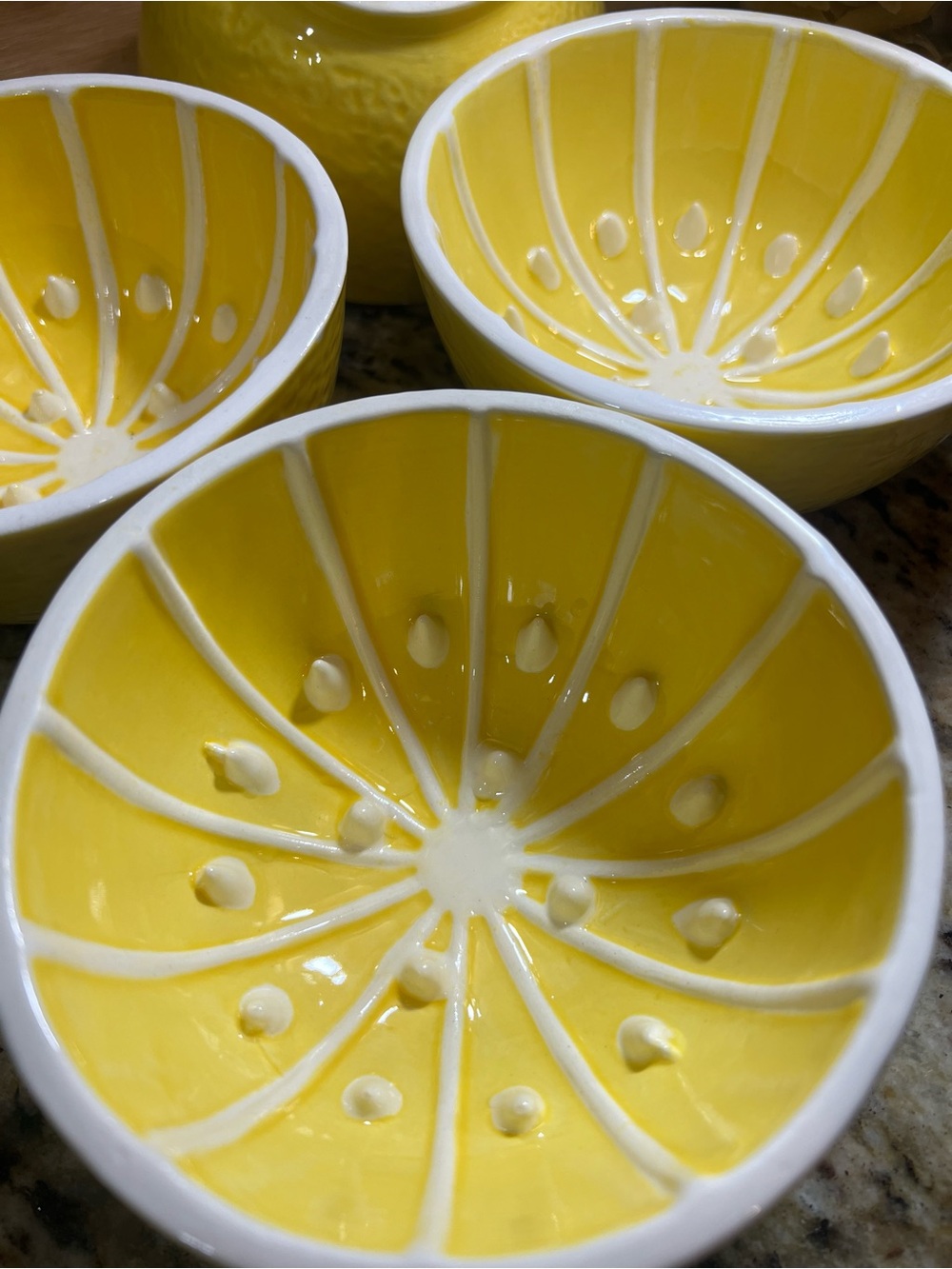 KNOBLER  VINTAGE CERAMIC MAJOLICA ART POTTERY GRAPEFRUIT BOWL set of 4. EUC 🍋